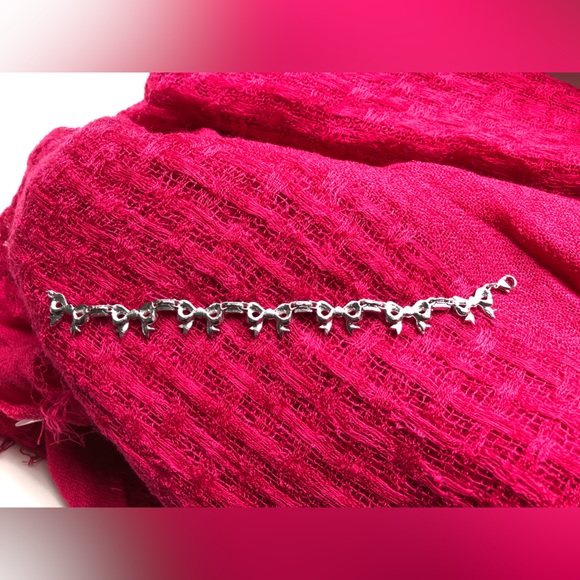 Bracelet w/Bows and Blue Rectangle Stones - Picture 3 of 8